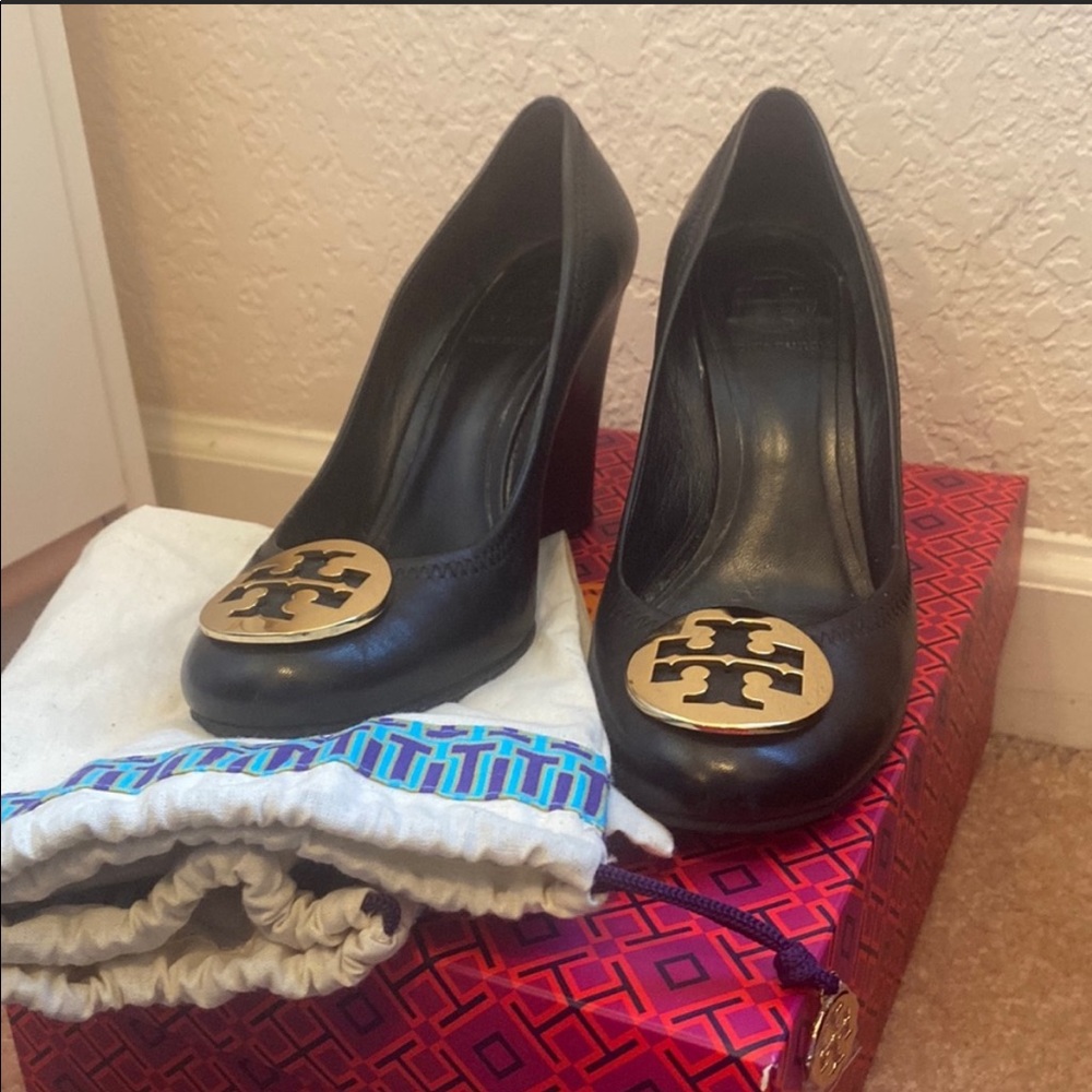 Tory Burch Black Leather Wedges 7.5
